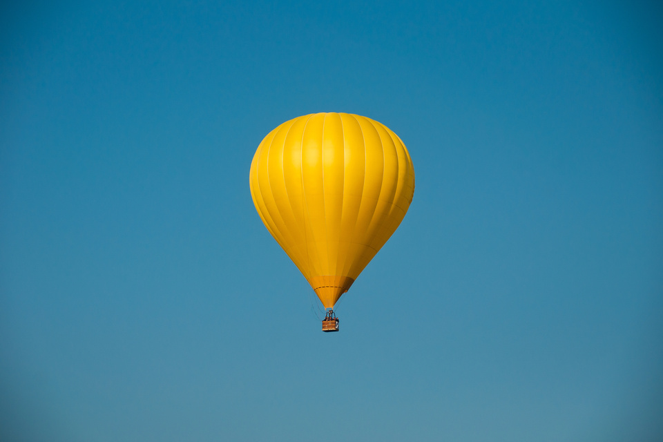 Gele heteluchtballon